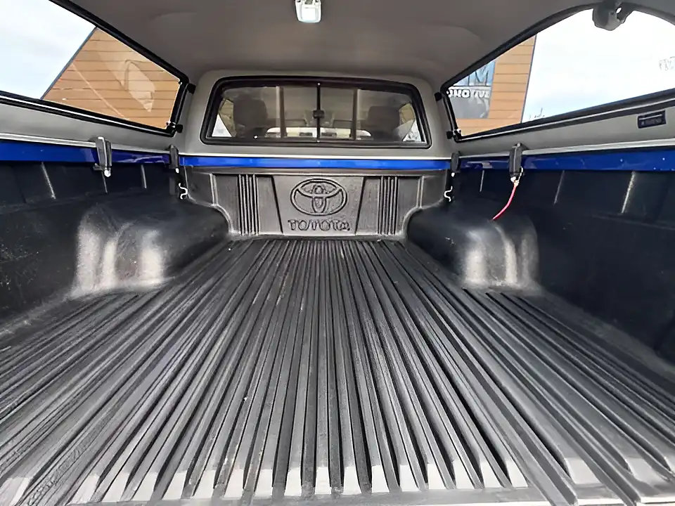 Used 2022 Toyota Hilux Hi-Luxury Icon Blue - Interior and Exterior details 6