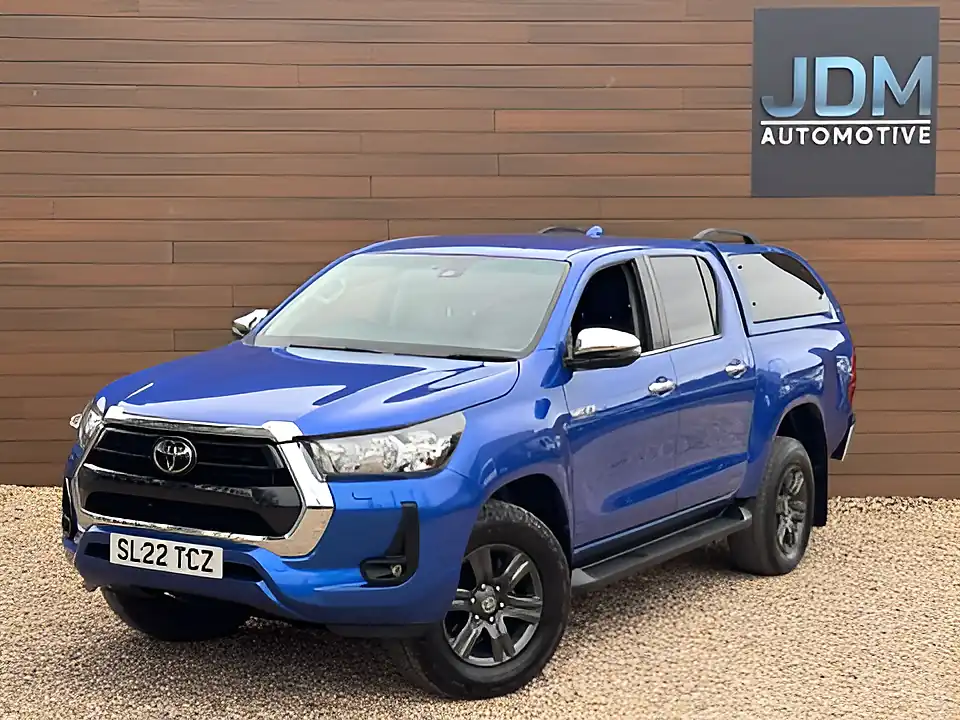 Used 2022 Toyota Hilux Hi-Luxury Icon Blue - Interior and Exterior details 9