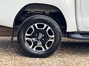 Used 2022 Toyota Hilux Hi-Luxury Invincible White - Interior and Exterior details 12