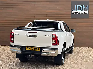 Used 2022 Toyota Hilux Hi-Luxury Invincible White - Interior and Exterior details 3