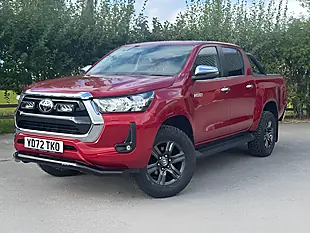 Used 2022 Toyota Hilux Icon Red - Interior and Exterior details 2
