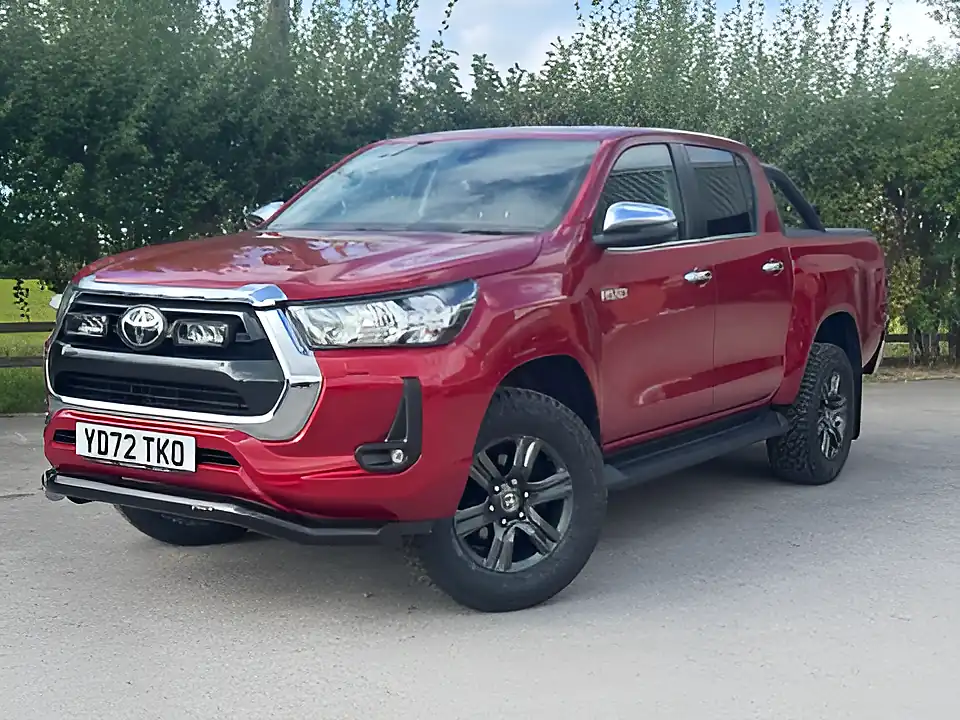 Used 2022 Toyota Hilux Icon Red - Interior and Exterior details 2
