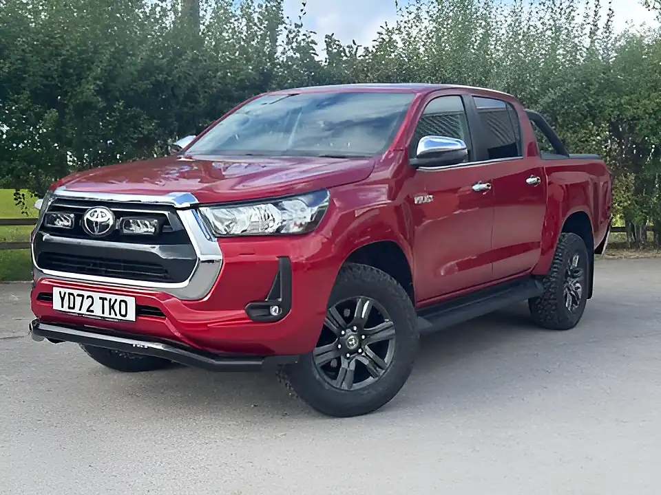 Used 2022 Toyota Hilux Icon Red - Interior and Exterior details 3