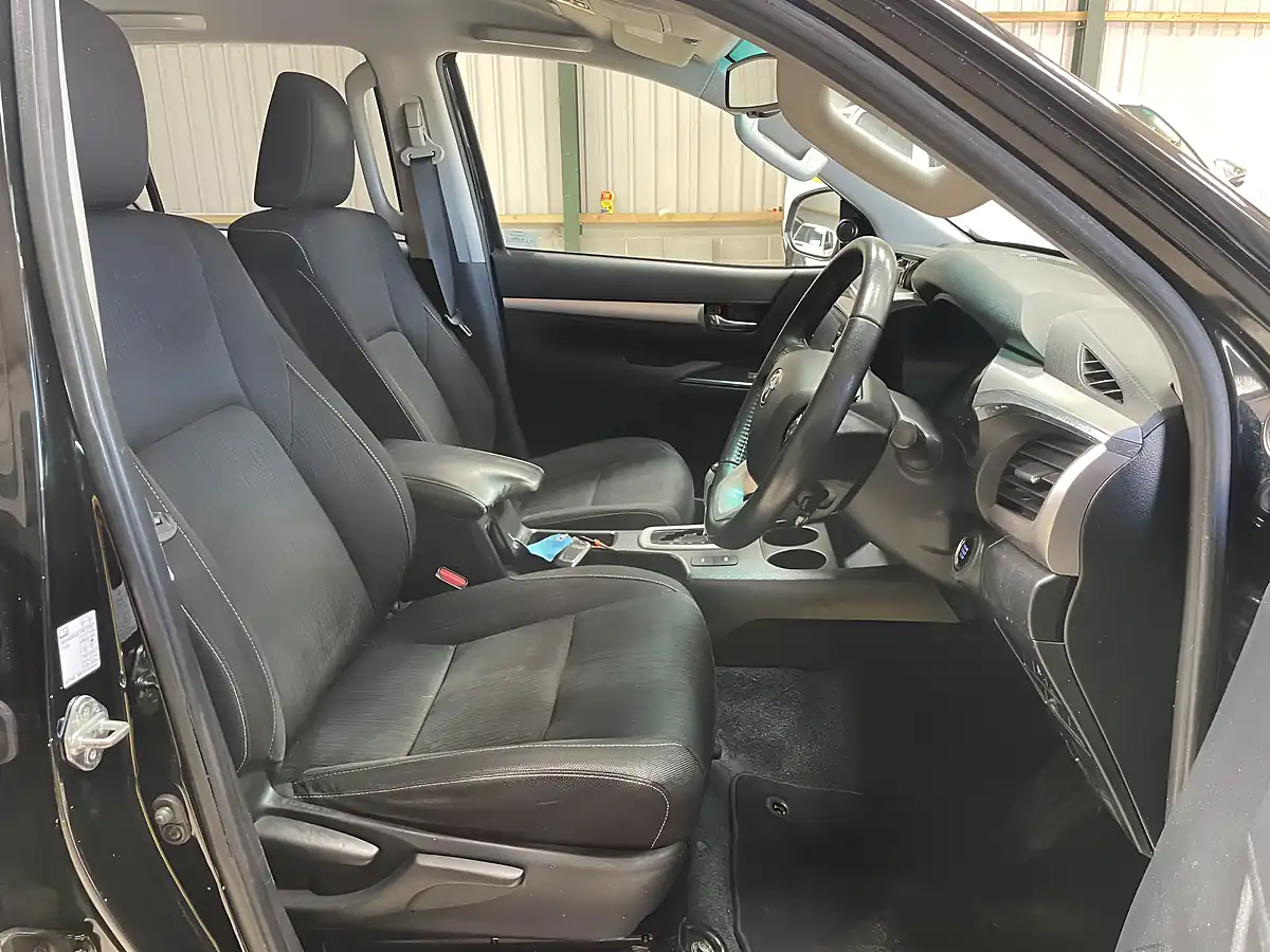 Used 2022 Toyota Hilux Invincible Black - Interior and Exterior details 10