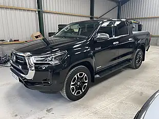 Used 2022 Toyota Hilux Invincible Black - Interior and Exterior details 3