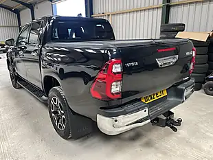 Used 2022 Toyota Hilux Invincible Black - Interior and Exterior details 4