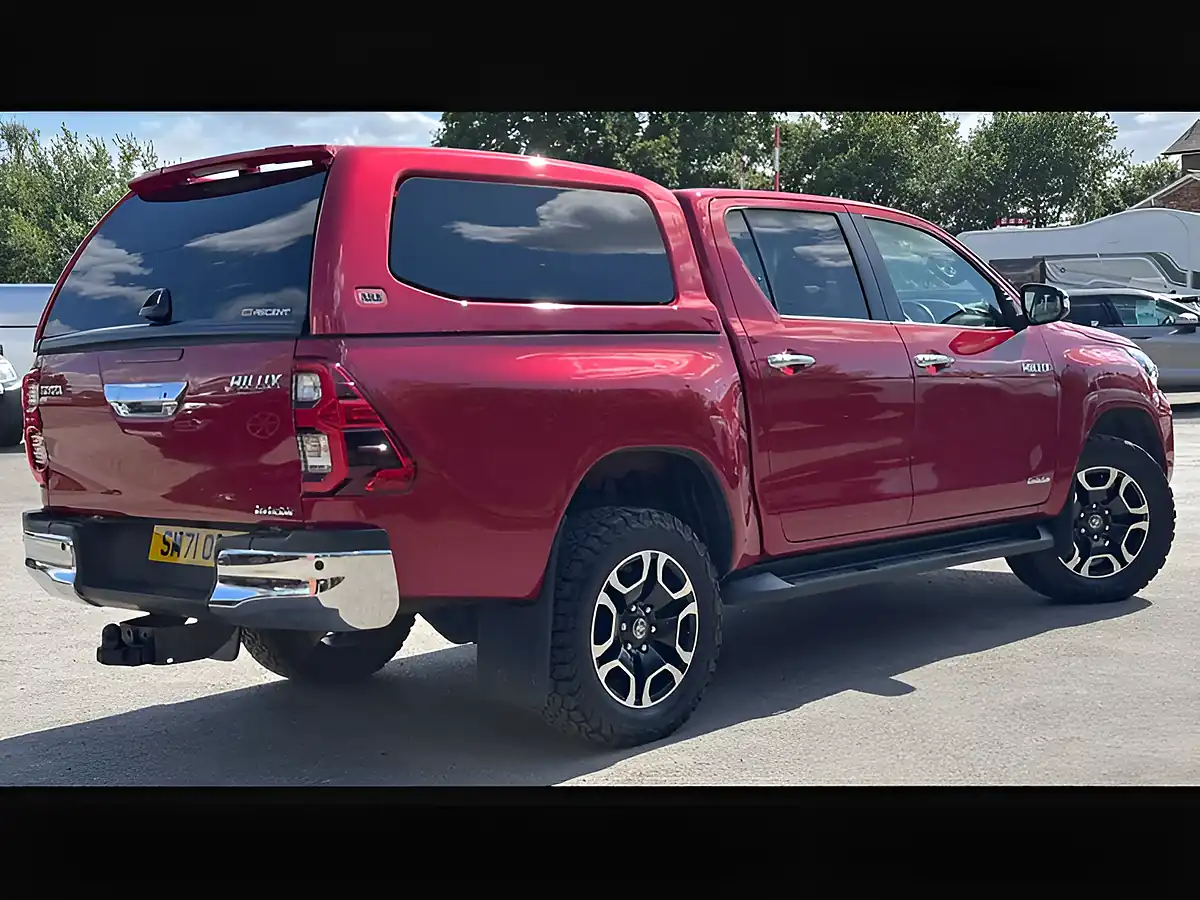 Used 2022 Toyota Hilux Invincible Red - Interior and Exterior details 10