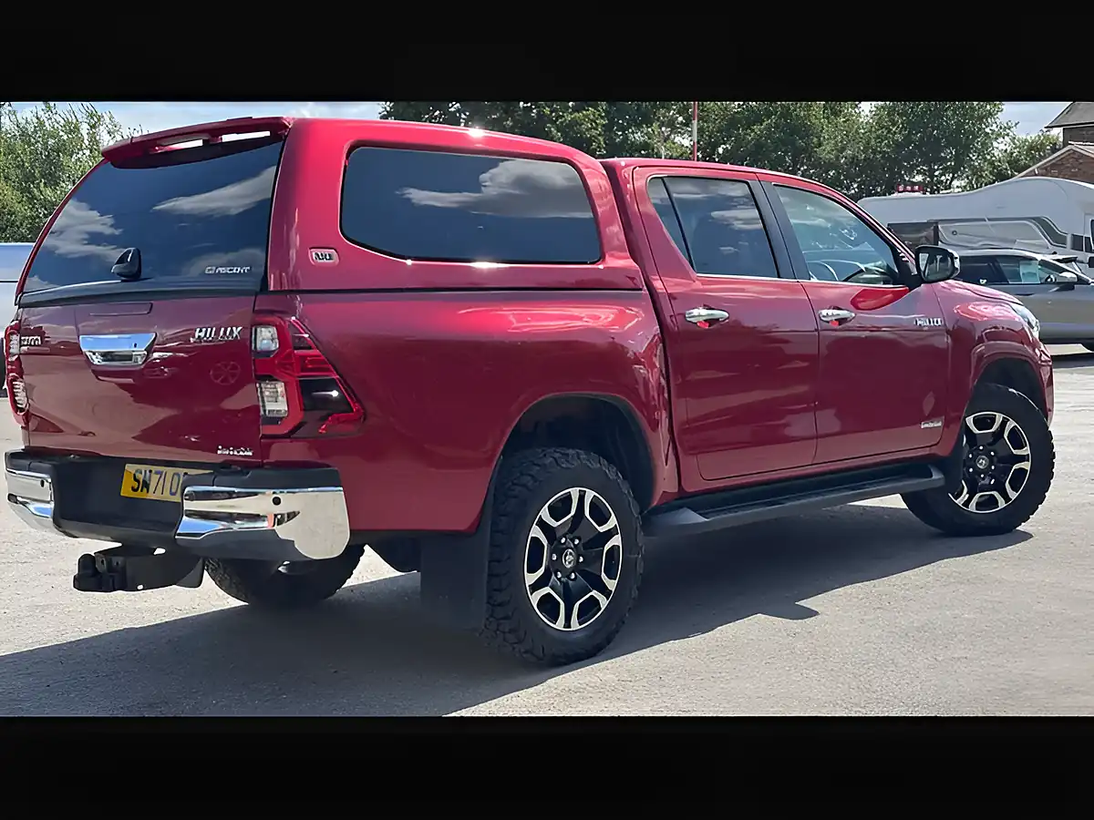 Used 2022 Toyota Hilux Invincible Red - Interior and Exterior details 11