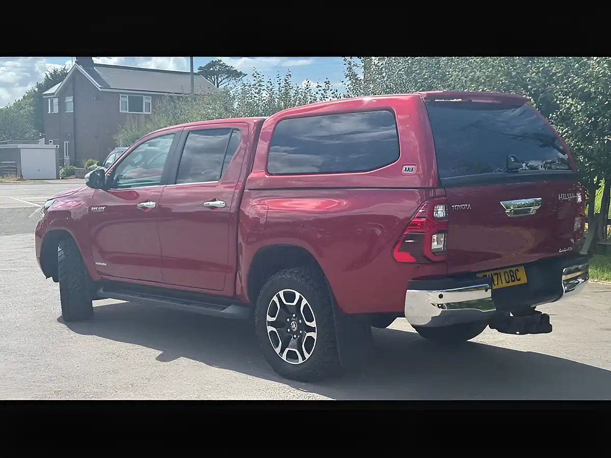 Used 2022 Toyota Hilux Invincible Red - Interior and Exterior details 14