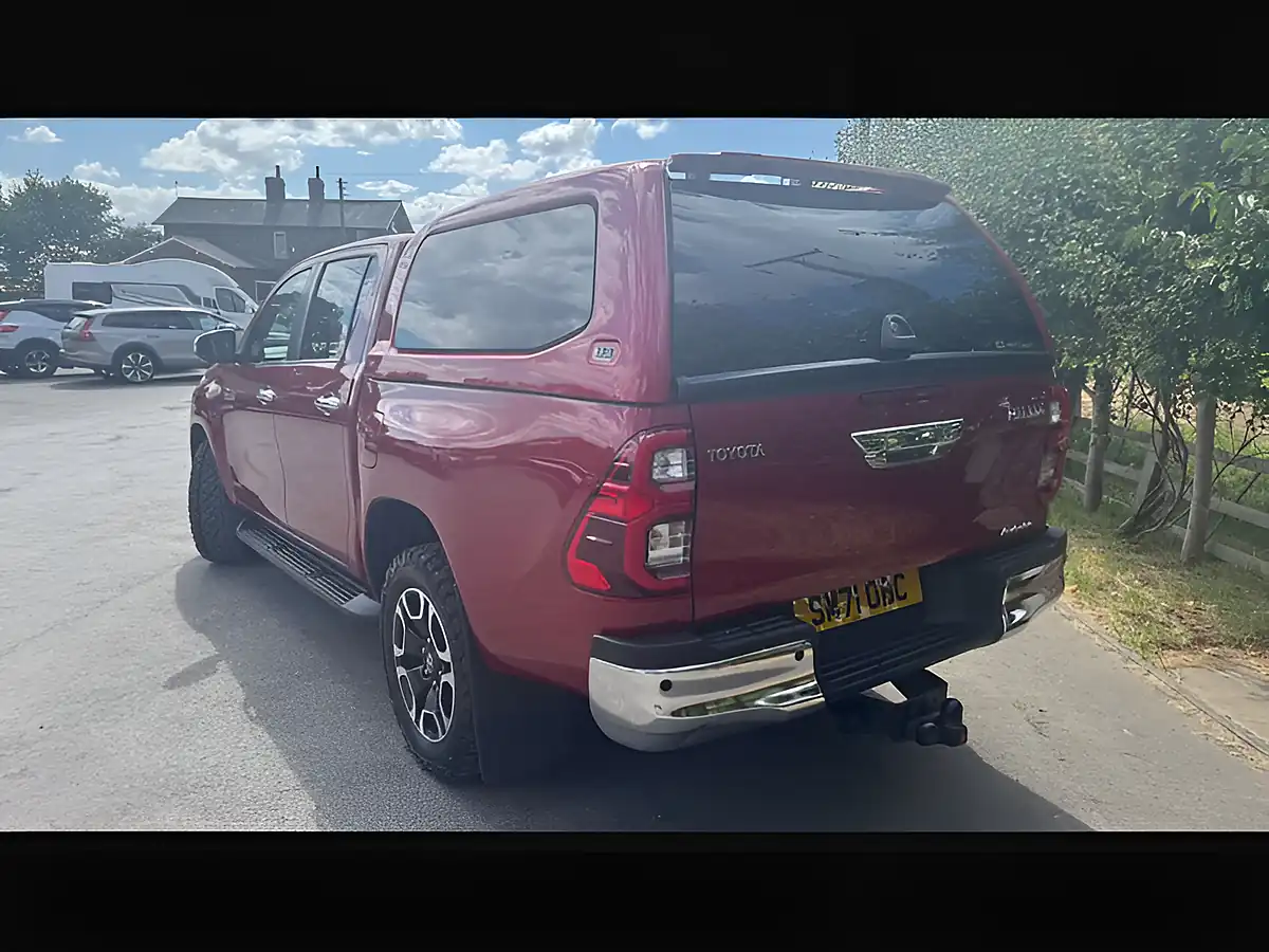 Used 2022 Toyota Hilux Invincible Red - Interior and Exterior details 15