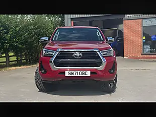 Used 2022 Toyota Hilux Invincible Red - Interior and Exterior details 18
