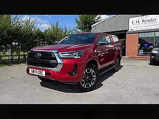 Used 2022 Toyota Hilux Invincible Red - Interior and Exterior details 3