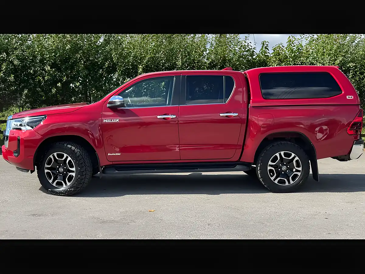 Used 2022 Toyota Hilux Invincible Red - Interior and Exterior details 6