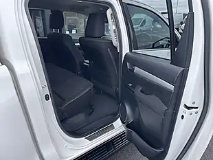 Used 2022 Toyota Hilux Invincible White - Interior and Exterior details 10