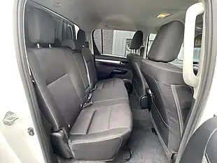 Used 2022 Toyota Hilux Invincible White - Interior and Exterior details 11