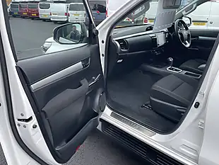 Used 2022 Toyota Hilux Invincible White - Interior and Exterior details 13