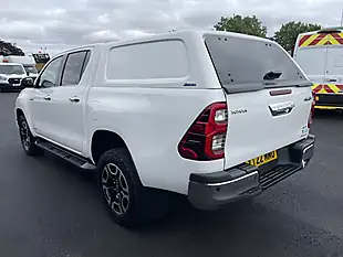 Used 2022 Toyota Hilux Invincible White - Interior and Exterior details 4