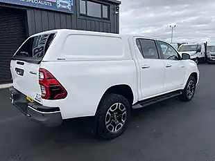 Used 2022 Toyota Hilux Invincible White - Interior and Exterior details 6