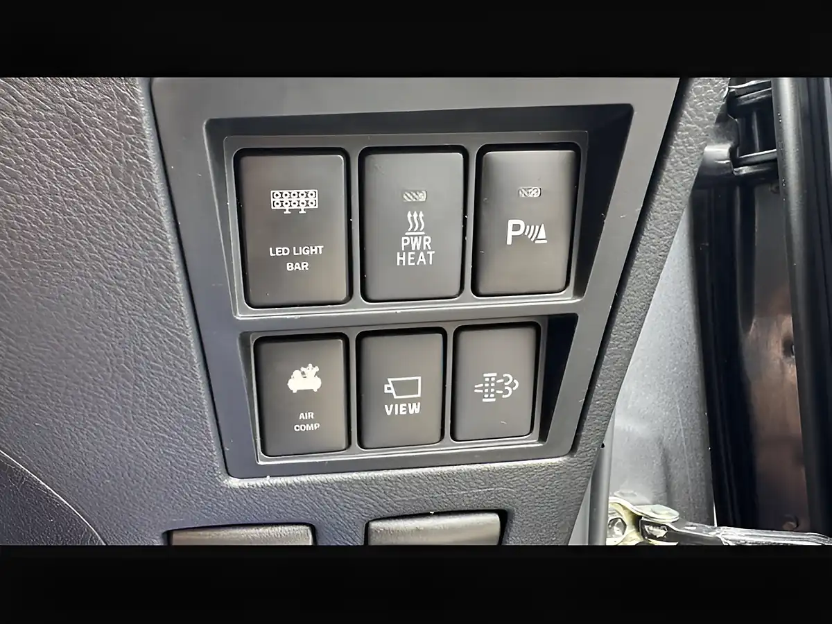 Used 2022 Toyota Hilux Invincible X Grey - Interior and Exterior details 20