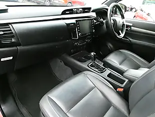 Used 2022 Toyota Hilux Invincible X Orange - Interior and Exterior details 17
