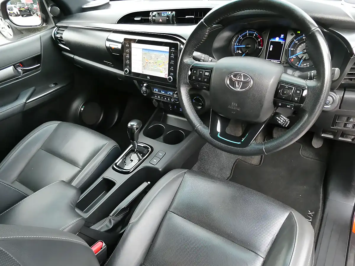 Used 2022 Toyota Hilux Invincible X Orange - Interior and Exterior details 4