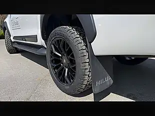 Used 2022 Toyota Hilux Invincible X Platinum White Pearl - Interior and Exterior details 16