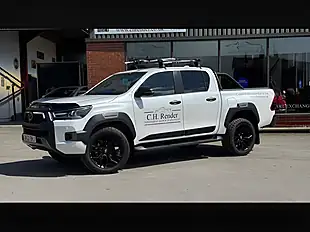 Used 2022 Toyota Hilux Invincible X Platinum White Pearl - Interior and Exterior details 17