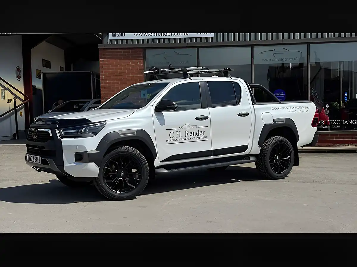 Used 2022 Toyota Hilux Invincible X Platinum White Pearl - Interior and Exterior details 17