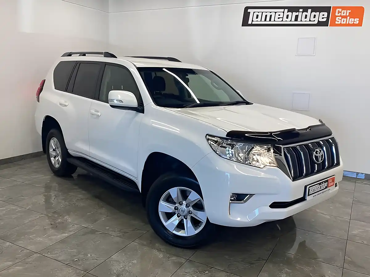 Used 2022 Toyota Land Cruiser Active White - Front View