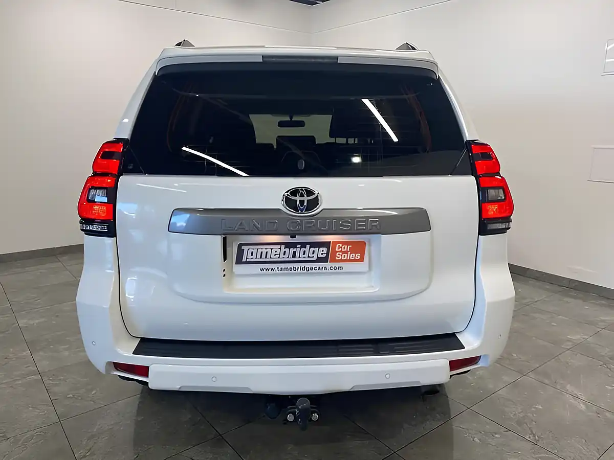 Used 2022 Toyota Land Cruiser Active White - Interior and Exterior details 7