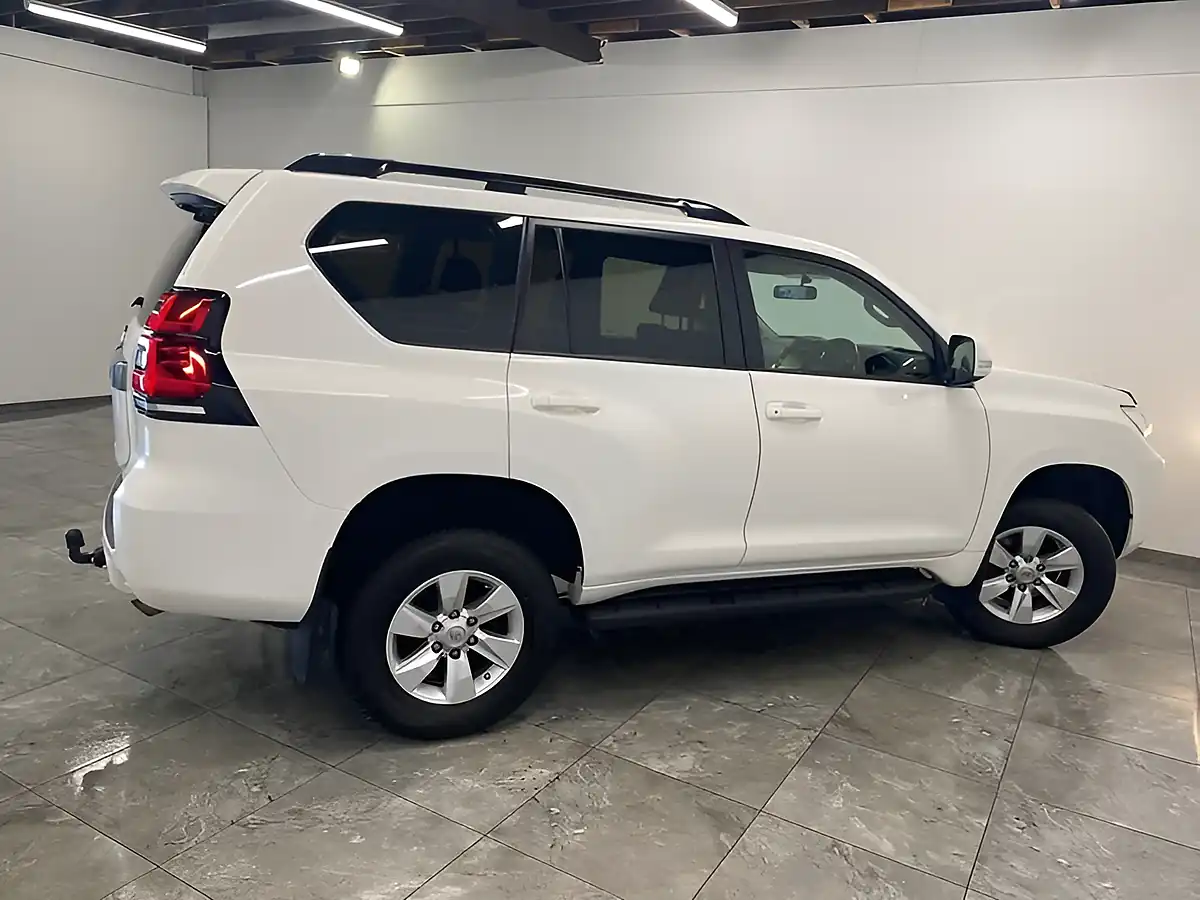 Used 2022 Toyota Land Cruiser Active White - Interior and Exterior details 8