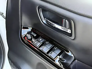 Used 2022 Toyota Noah White - Interior and Exterior details 12