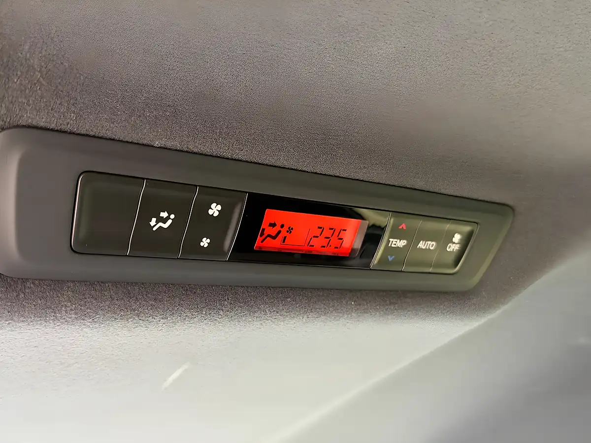 Used 2022 Toyota Noah White - Interior and Exterior details 17