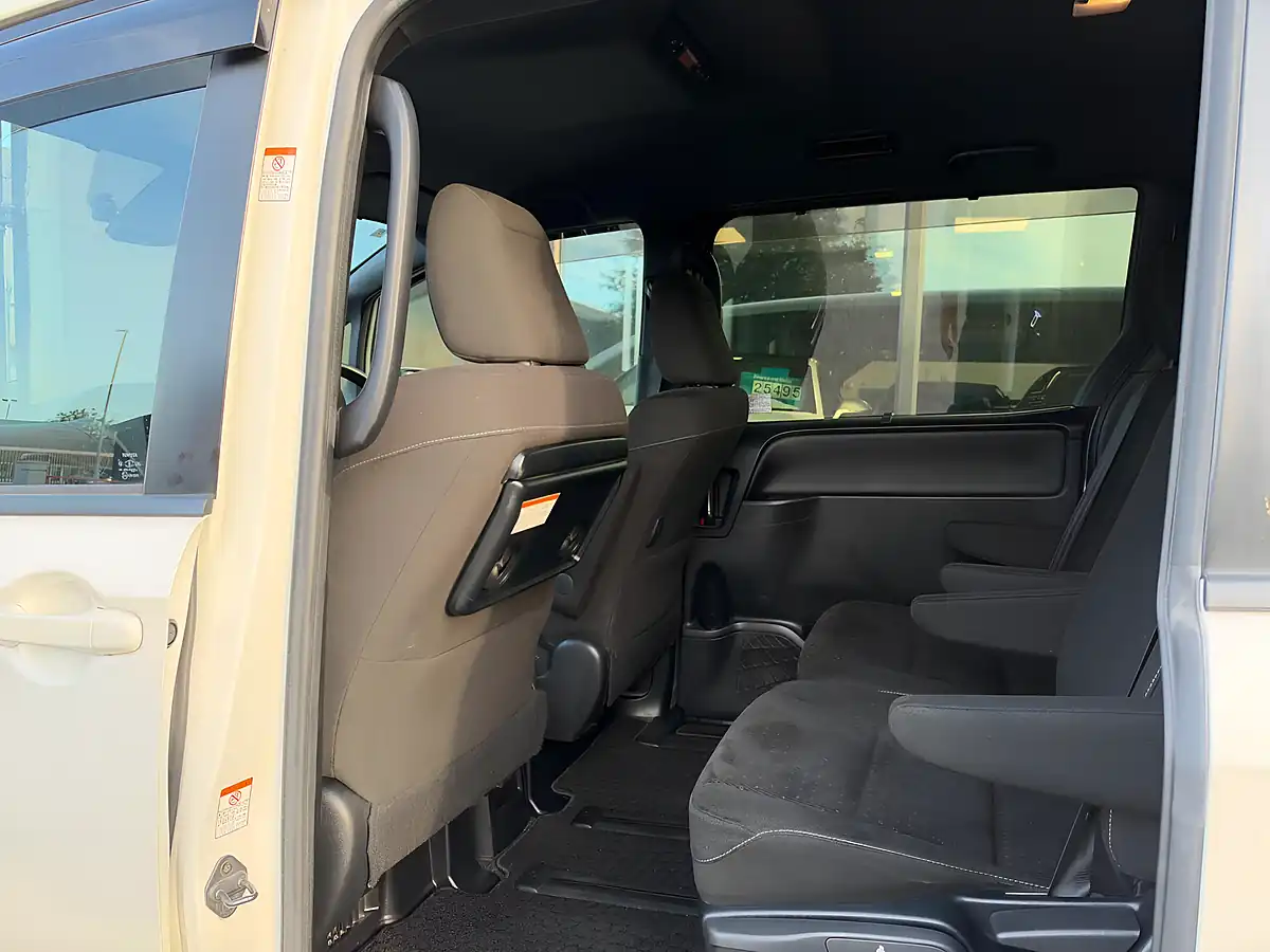 Used 2022 Toyota Noah White - Interior and Exterior details 18