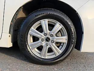 Used 2022 Toyota Noah White - Interior and Exterior details 19