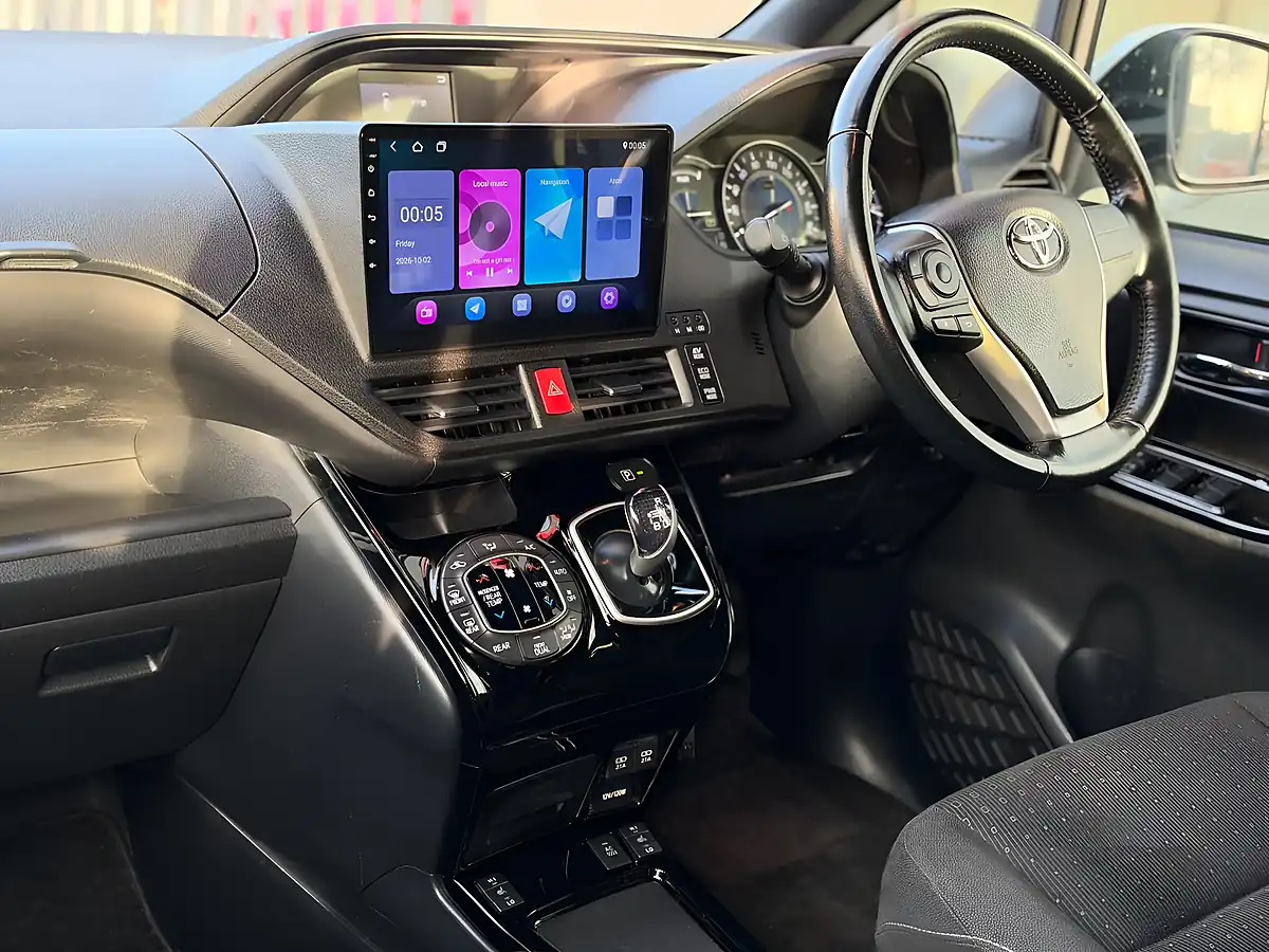 Used 2022 Toyota Noah White - Interior and Exterior details 3