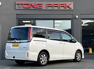 Used 2022 Toyota Noah White - Interior and Exterior details 5