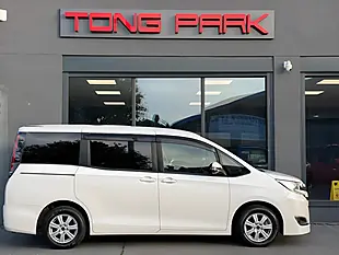 Used 2022 Toyota Noah White - Interior and Exterior details 6