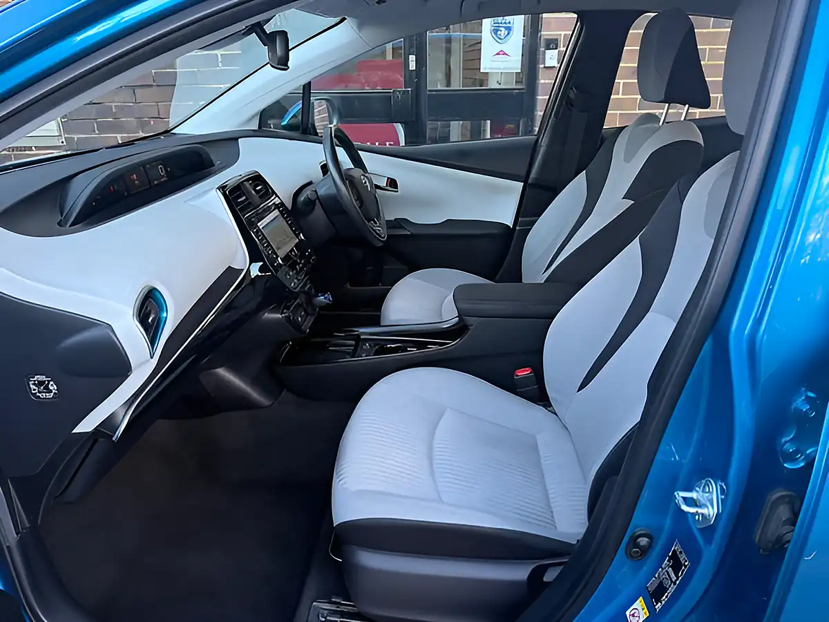 Used 2022 Toyota Prius Business Edition Plus Blue - Interior and Exterior details 16