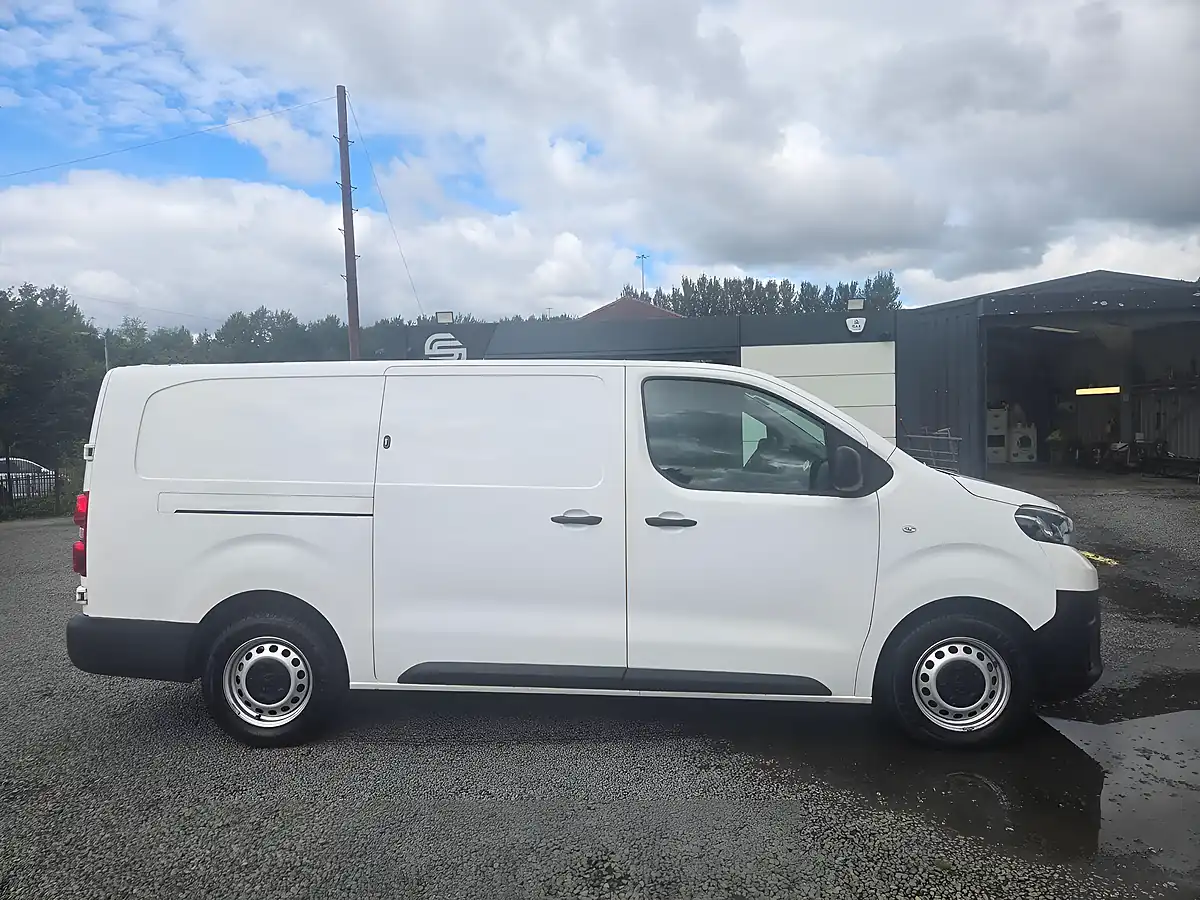 Used 2022 Toyota Proace Active Long Panel Van Lwb White - Interior and Exterior details 3