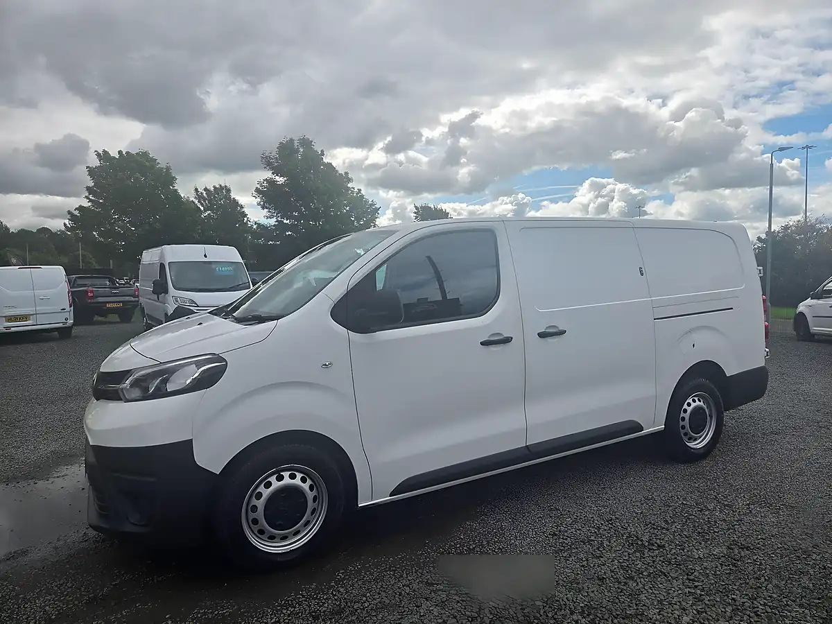 Used 2022 Toyota Proace Active Long Panel Van Lwb White - Interior and Exterior details 7