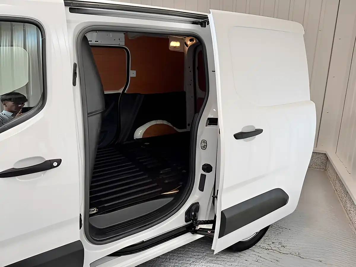 Used 2022 Toyota Proace City Active Short Panel Van Vivid White - Interior and Exterior details 4