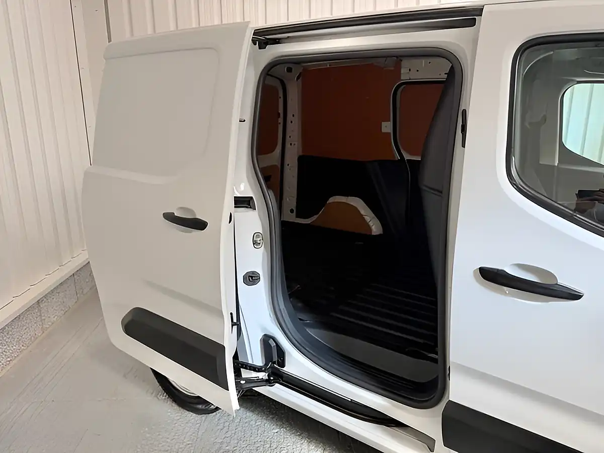 Used 2022 Toyota Proace City Active Short Panel Van Vivid White - Interior and Exterior details 5