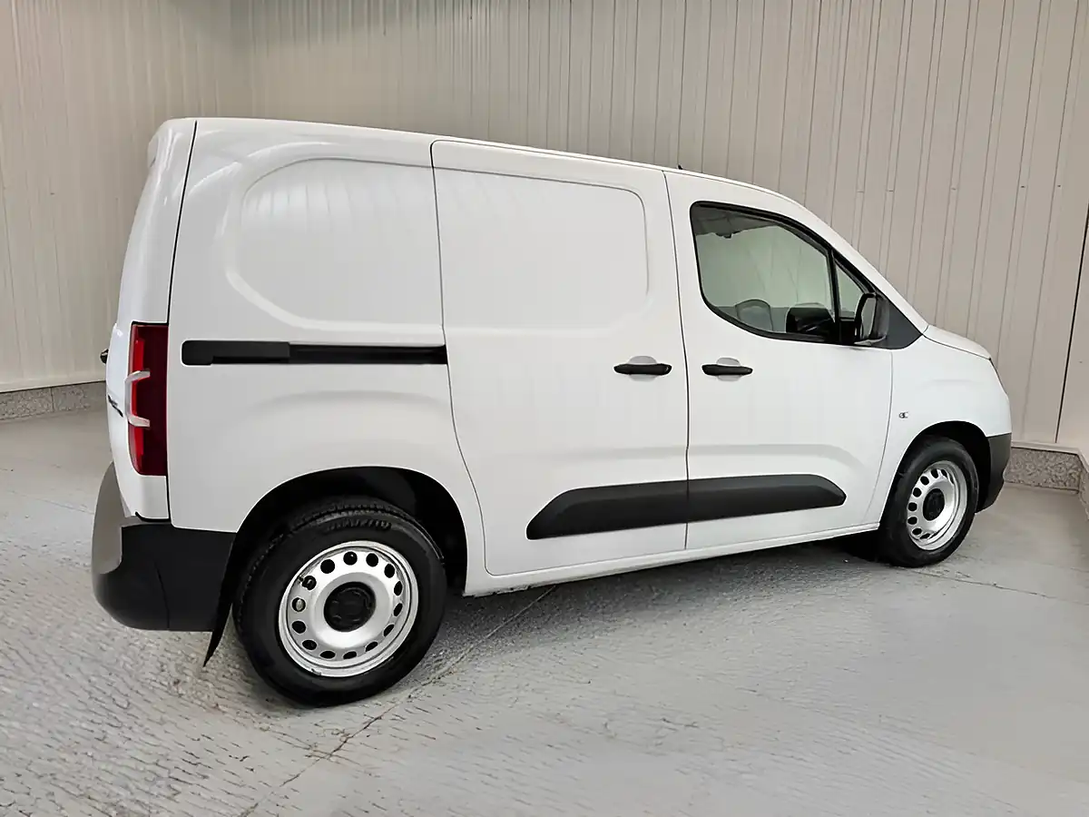Used 2022 Toyota Proace City Active Short Panel Van Vivid White - Interior and Exterior details 8