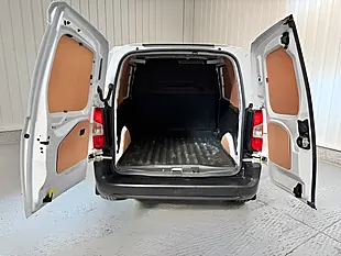 Used 2022 Toyota Proace City Active Short Panel Van Vivid White - Interior and Exterior details 9