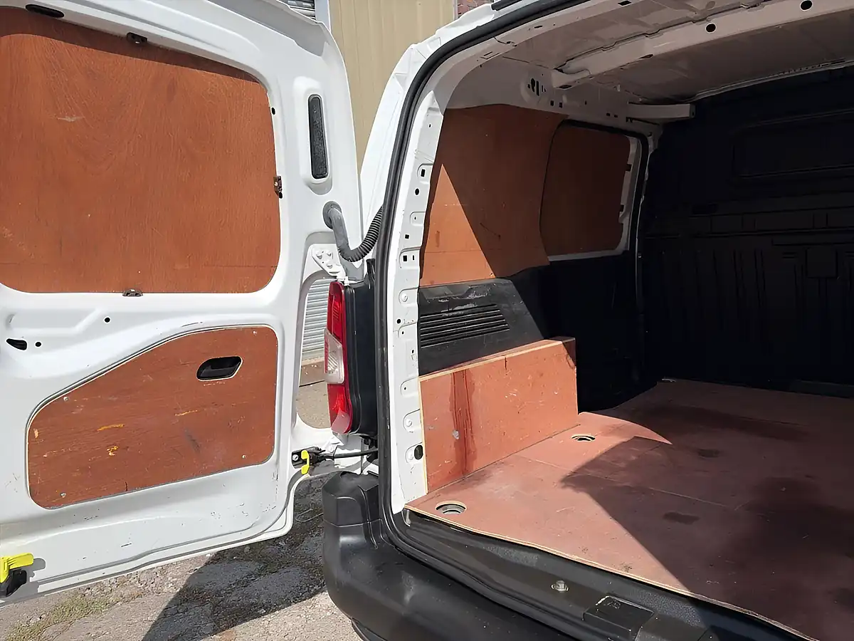 Used 2022 Toyota Proace City Active Short Panel Vivid White - Interior and Exterior details 17