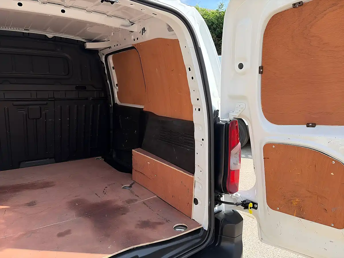 Used 2022 Toyota Proace City Active Short Panel Vivid White - Interior and Exterior details 18
