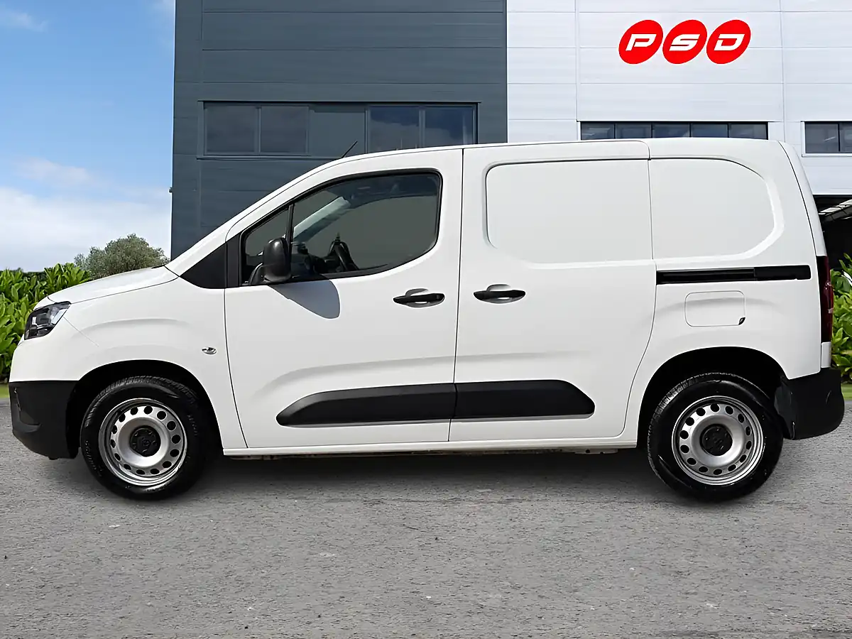 Used 2022 Toyota Proace City Active Short Panel Vivid White - Interior and Exterior details 4