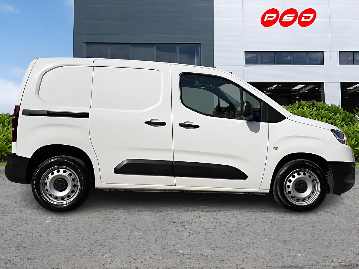Used 2022 Toyota Proace City Active Short Panel Vivid White - Interior and Exterior details 8