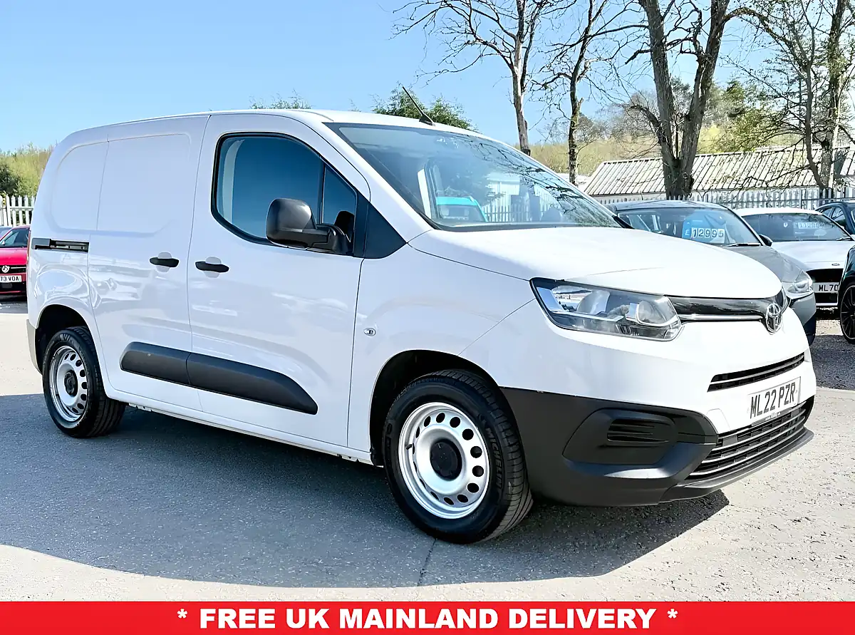 Used 2022 Toyota Proace City Active Vivid White - Front View